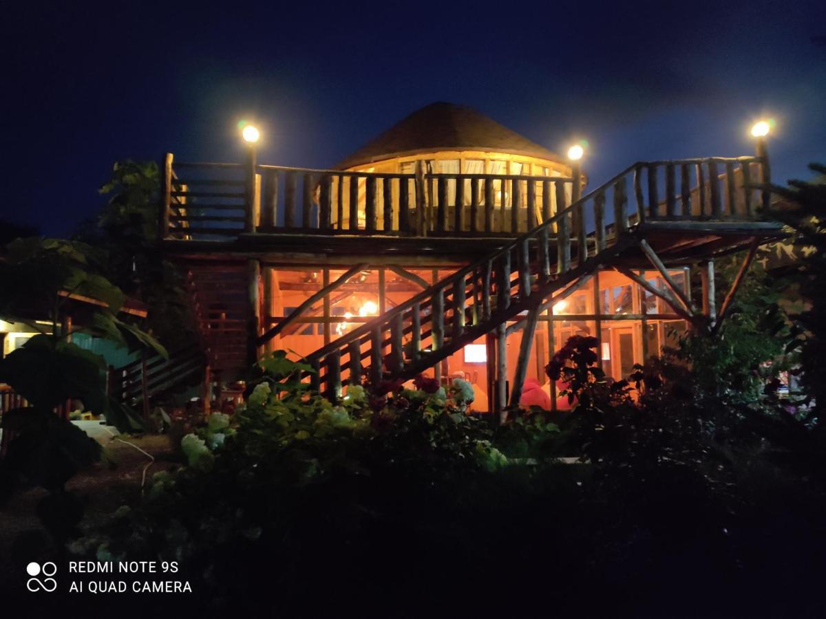 Happy Nomads Yurts & Hostel คาราโคล ภายนอก รูปภาพ