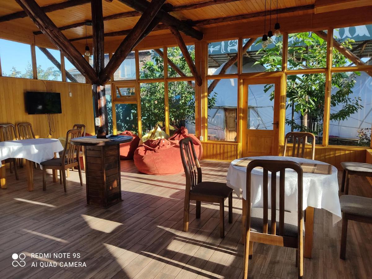 Happy Nomads Yurts & Hostel คาราโคล ภายนอก รูปภาพ